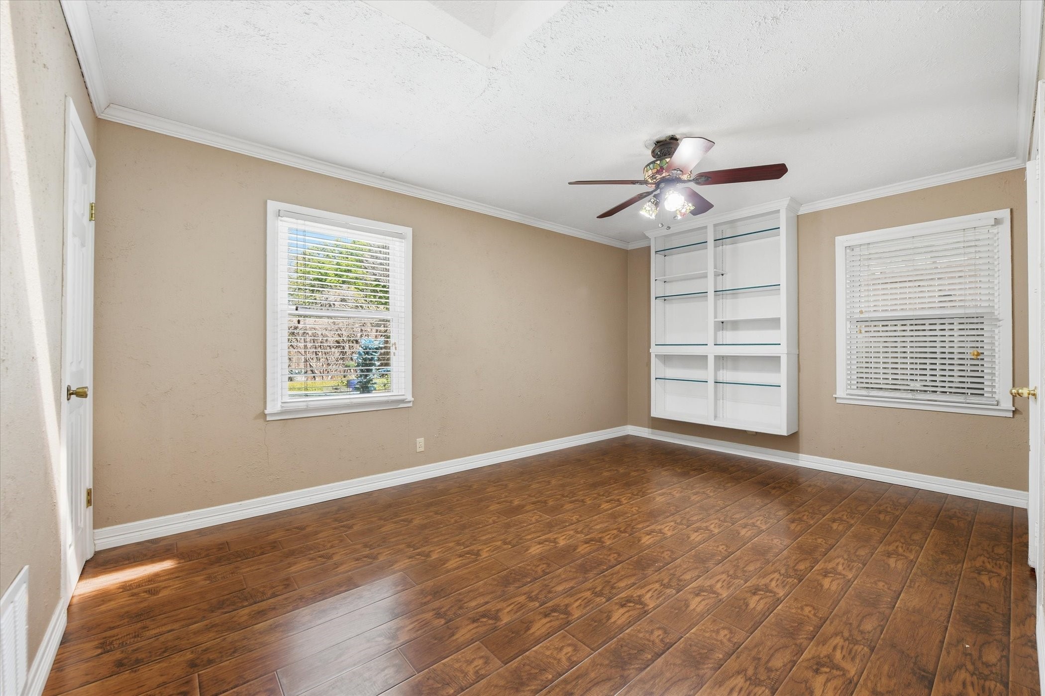 5413 Jerri Lane