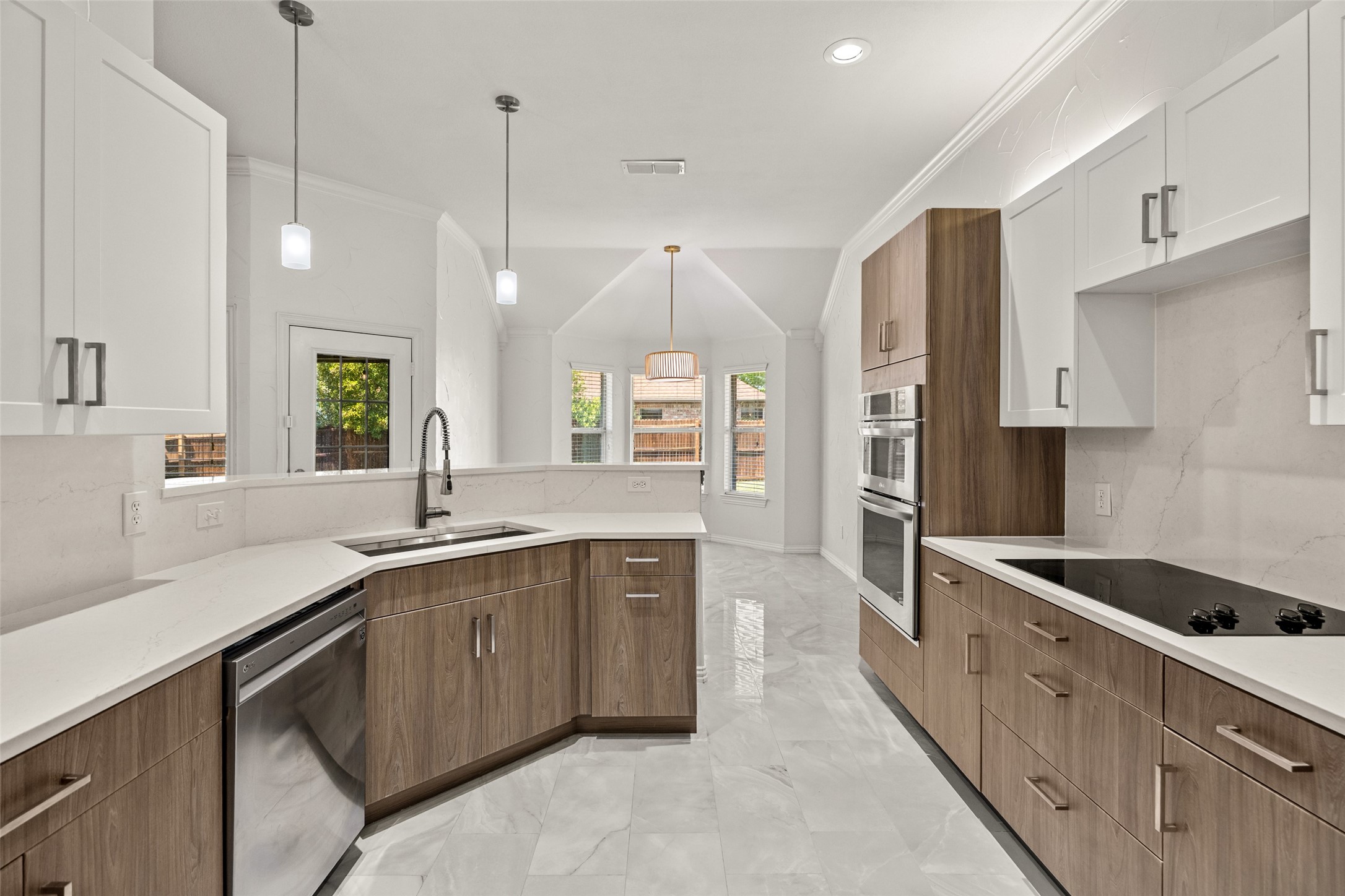 7033 Ridge Crest Drive