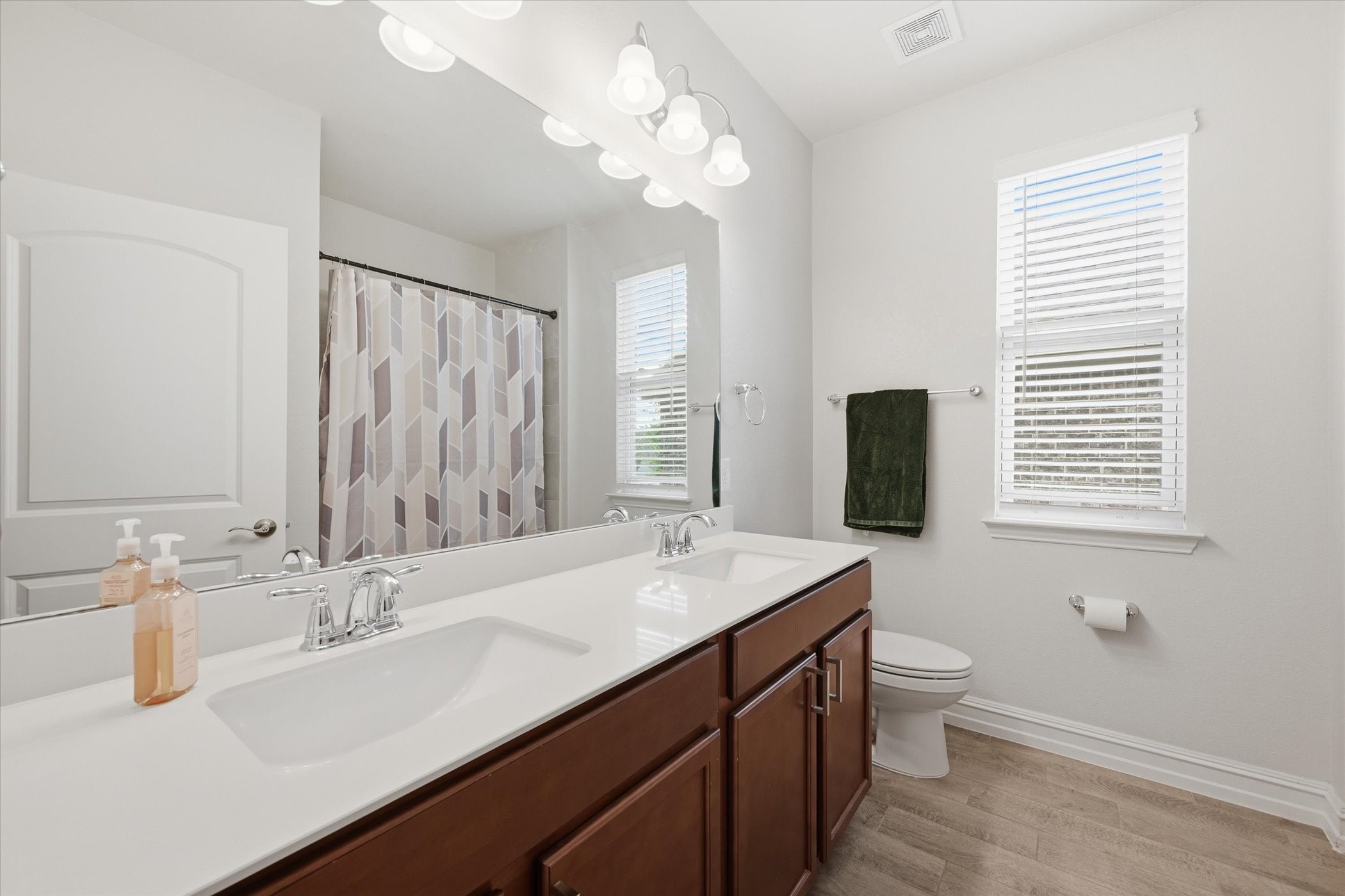 2820 Gillingham Lane