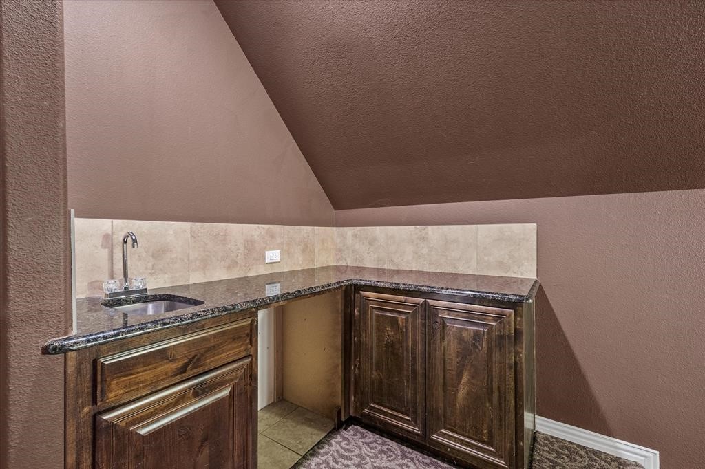 11224 Graceland Lane