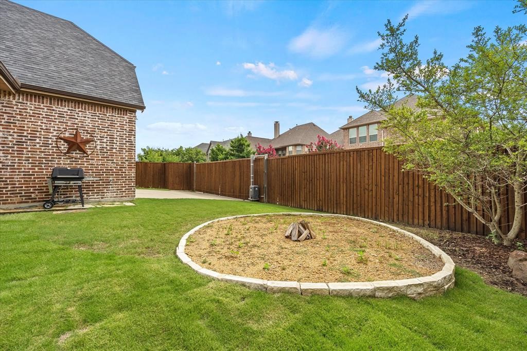 11224 Graceland Lane