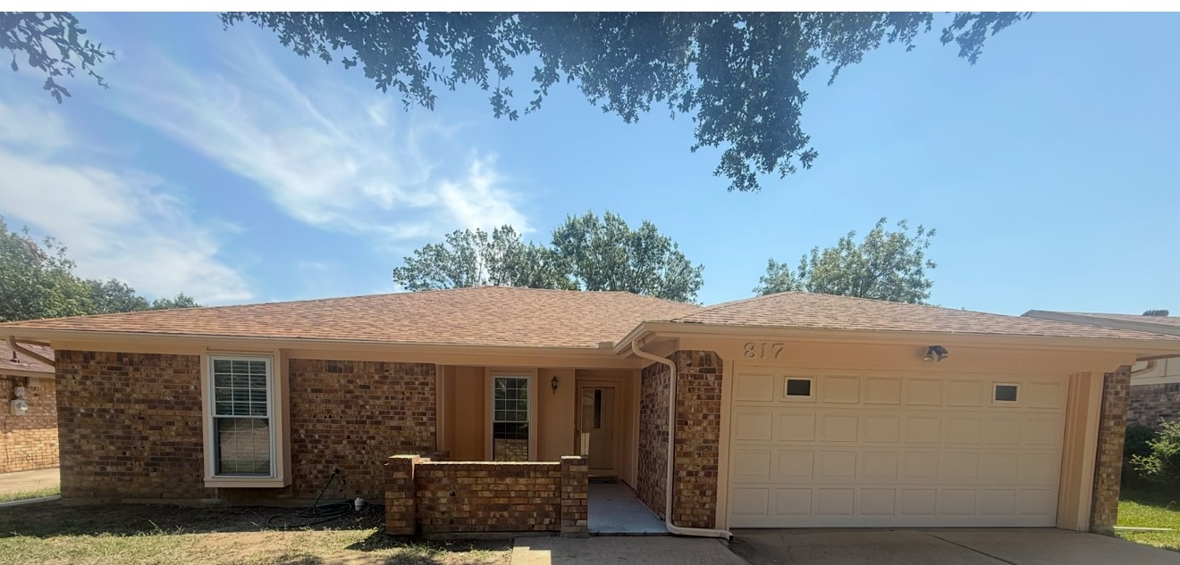 817 Lynne Lane