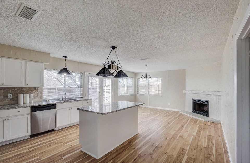 2101 Deerfield Drive