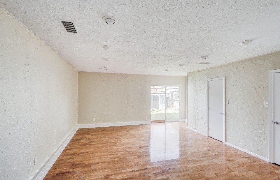 2101 Deerfield Drive