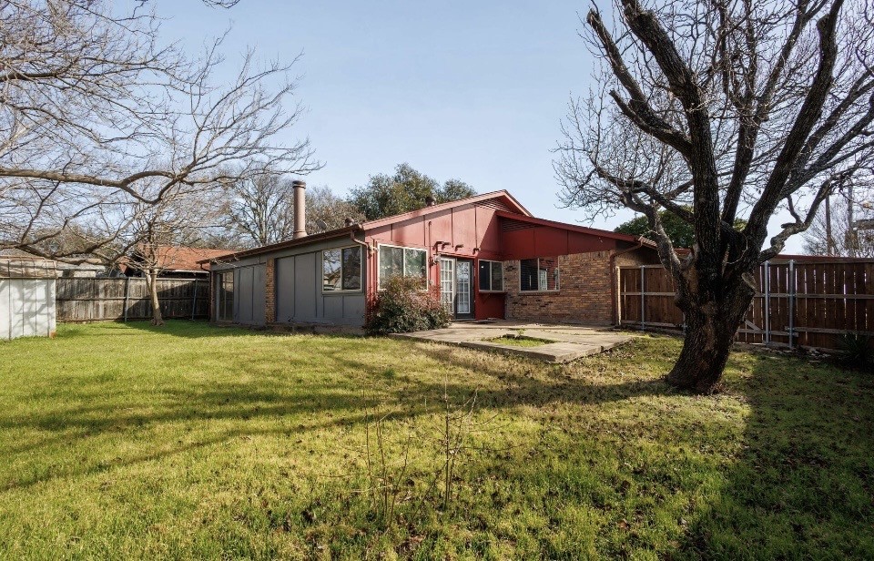 2101 Deerfield Drive