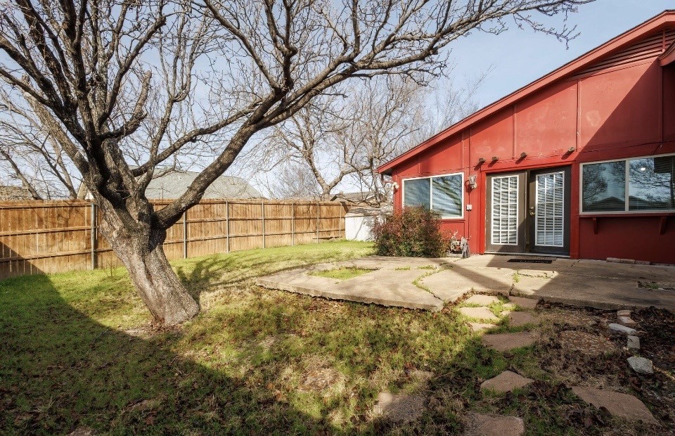 2101 Deerfield Drive