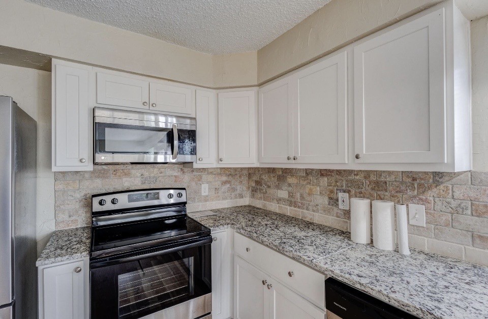 2101 Deerfield Drive