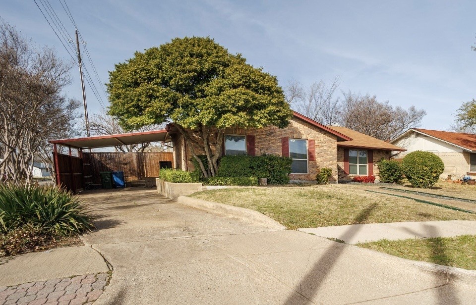 2101 Deerfield Drive