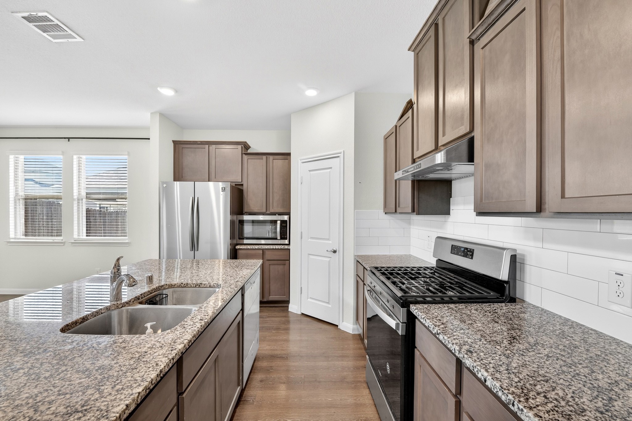 1103 Wagon Wheel Way