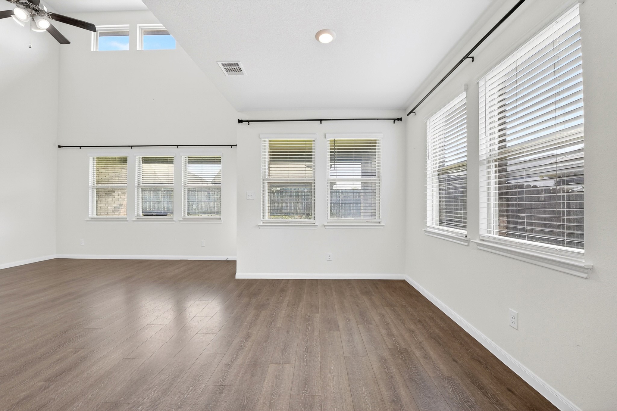 1103 Wagon Wheel Way