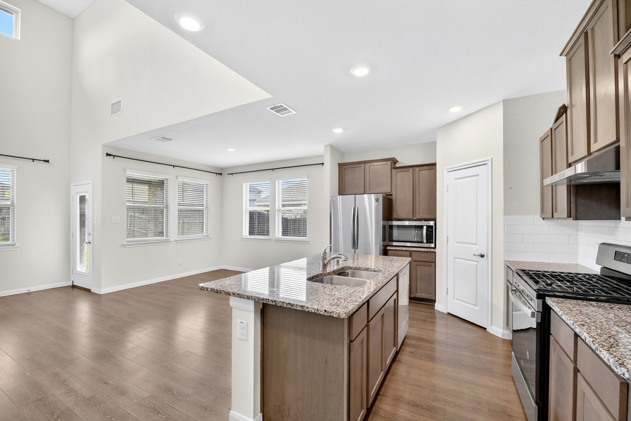 1103 Wagon Wheel Way