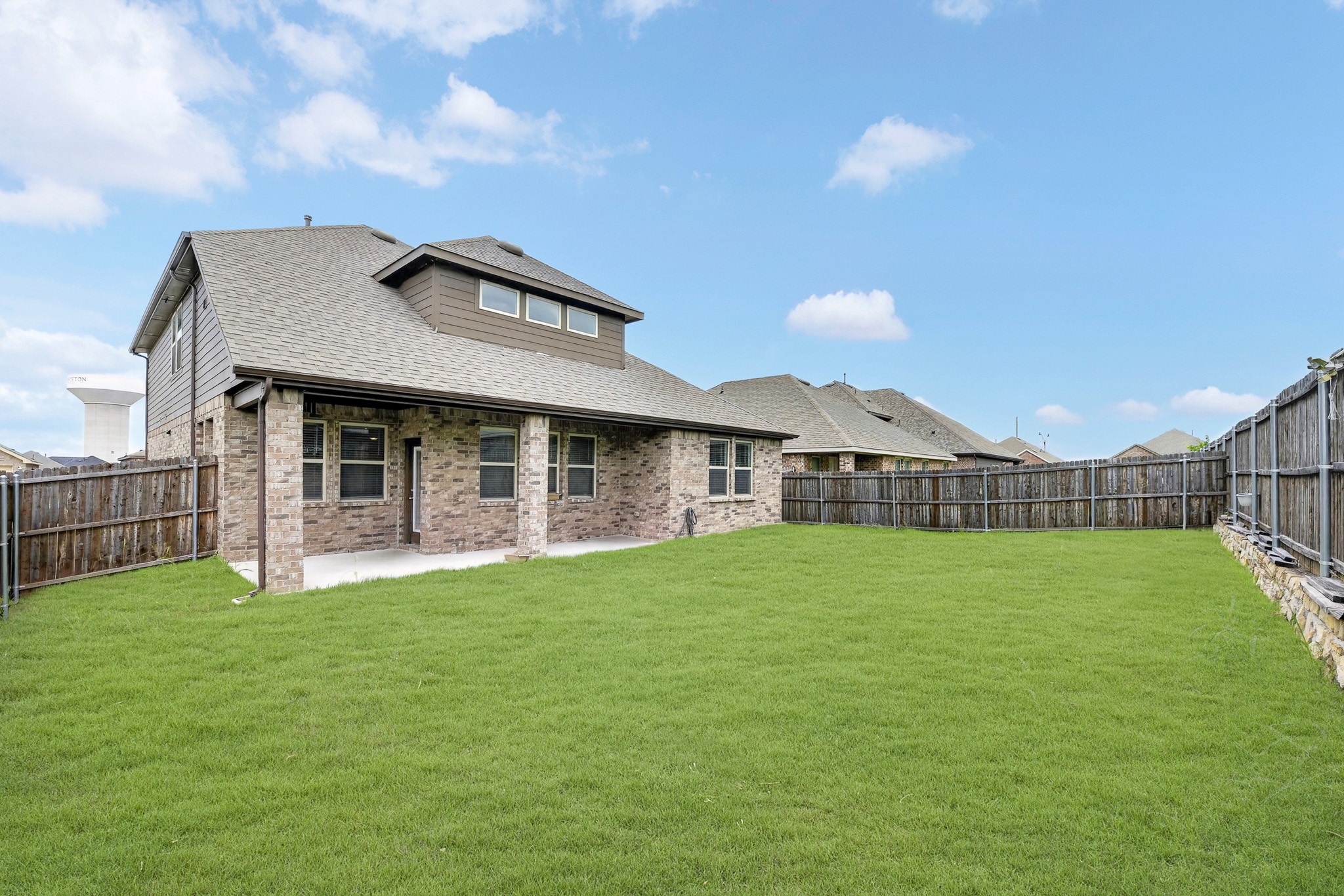 1103 Wagon Wheel Way