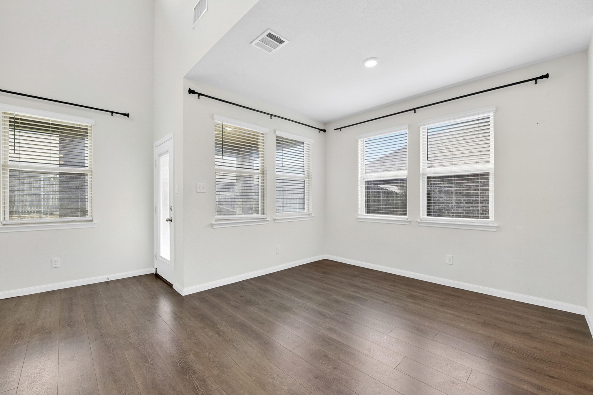 1103 Wagon Wheel Way