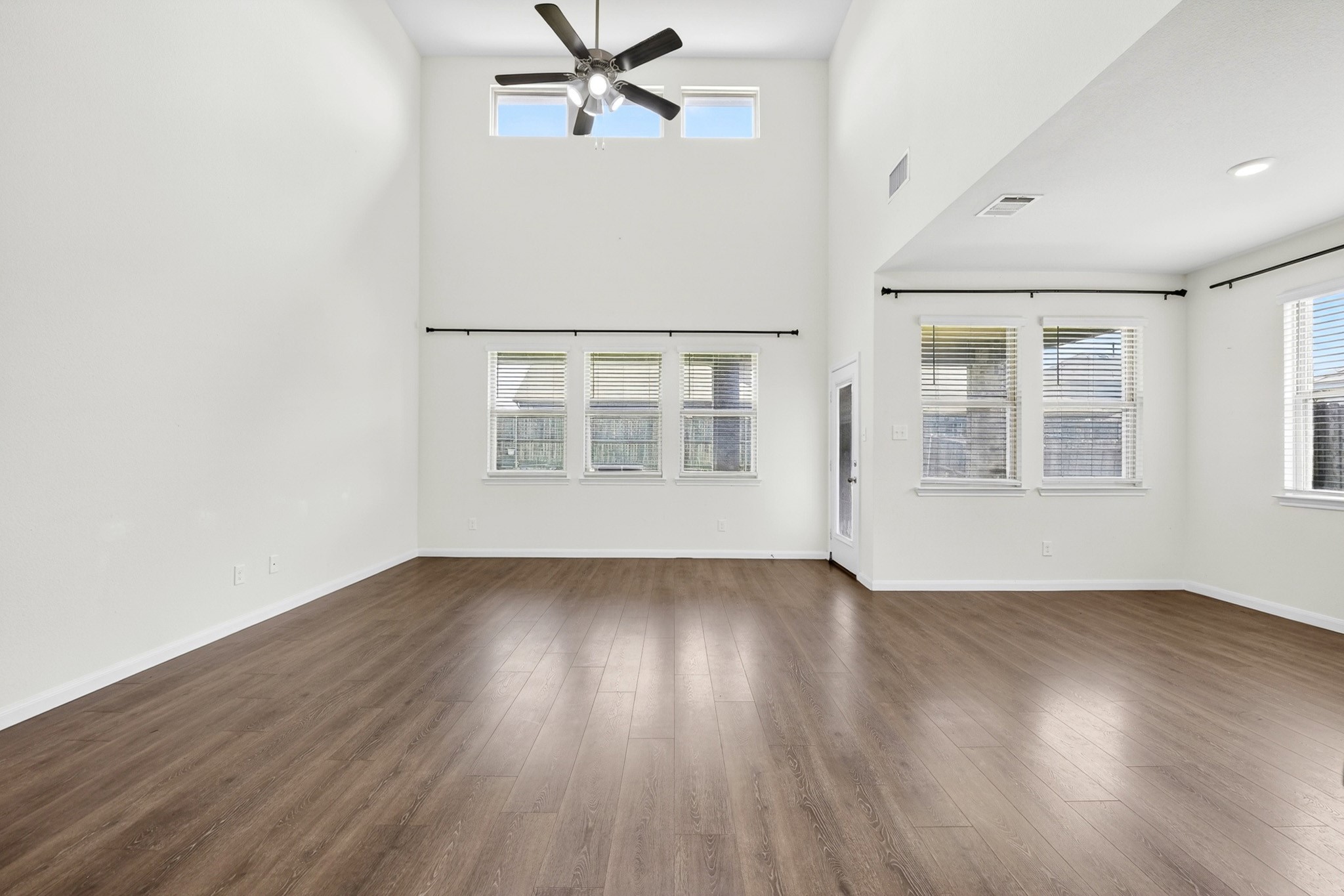 1103 Wagon Wheel Way