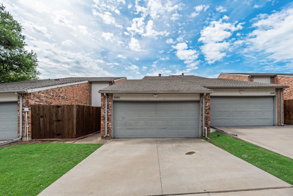 2203 Salem Drive