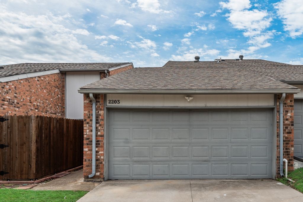 2203 Salem Drive