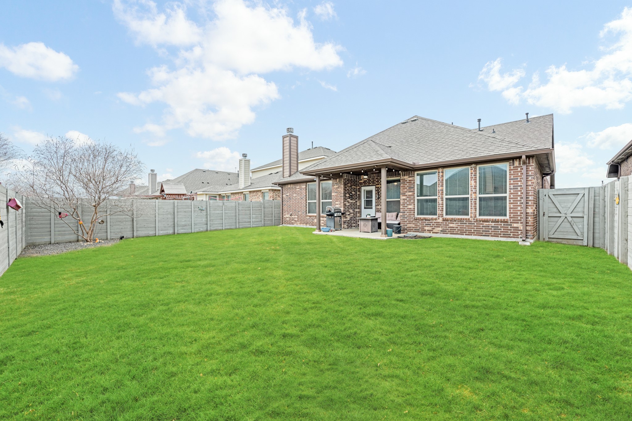 916 Falcon Road