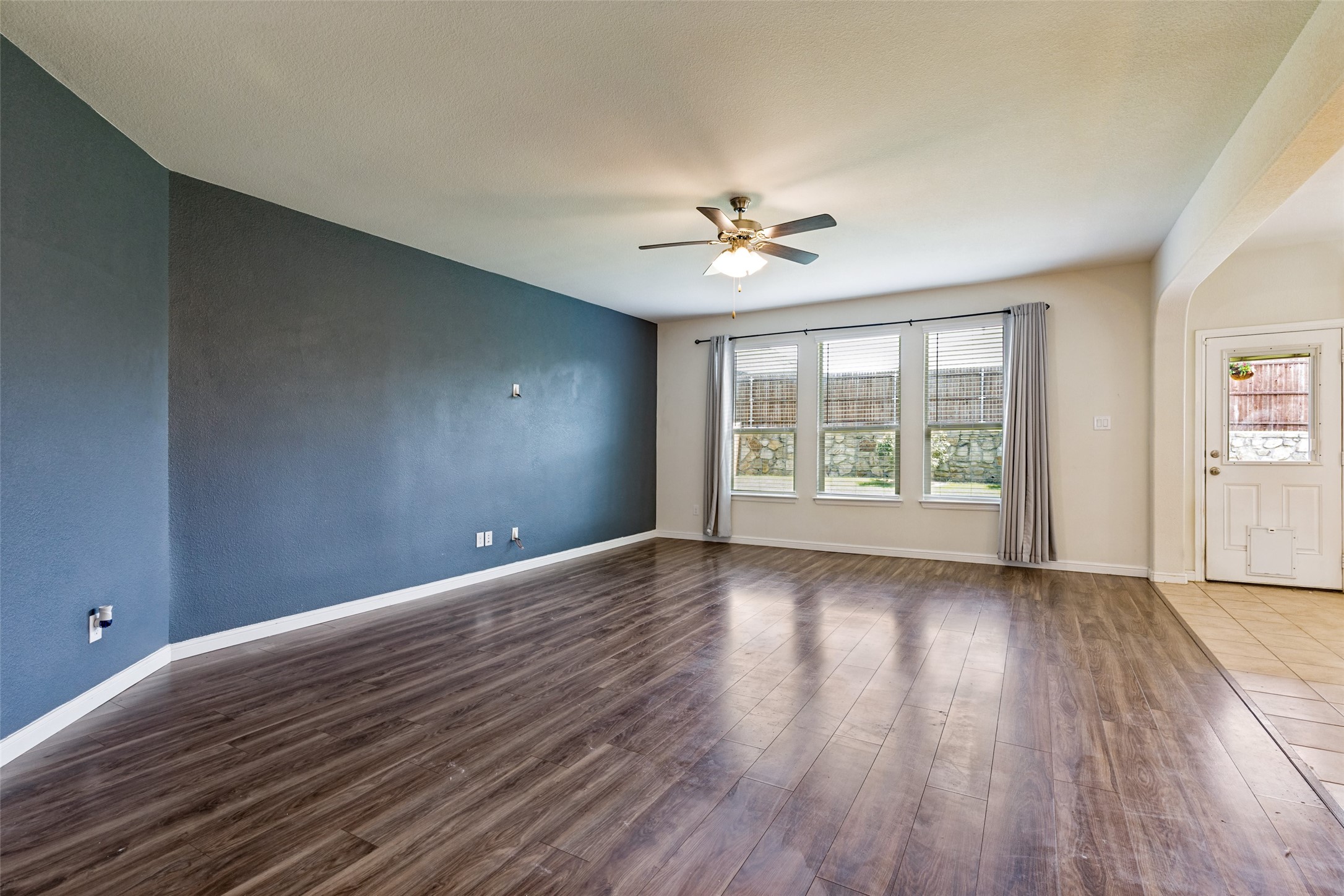 1148 Lakeville Drive
