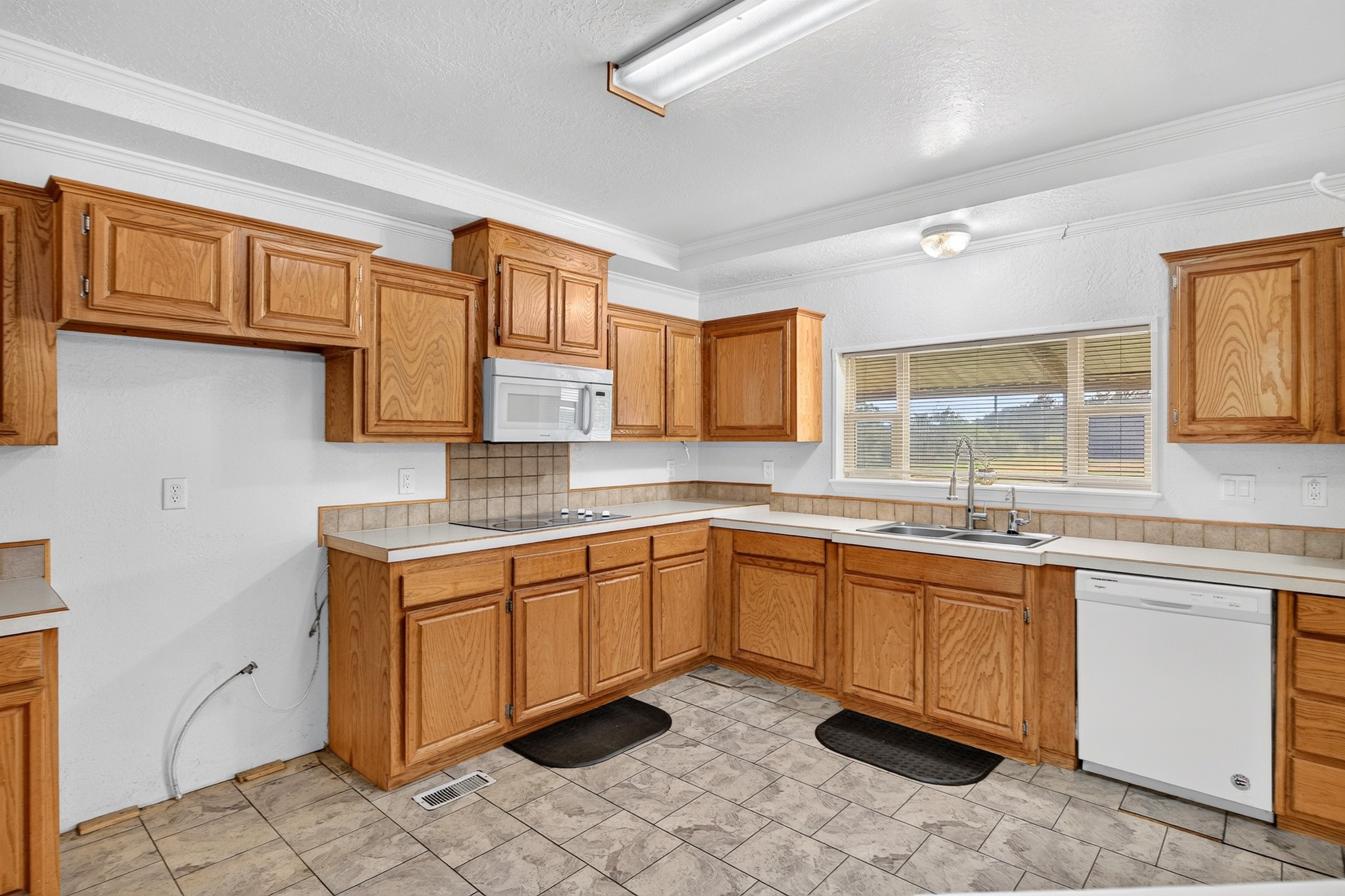 923 County Road 2415