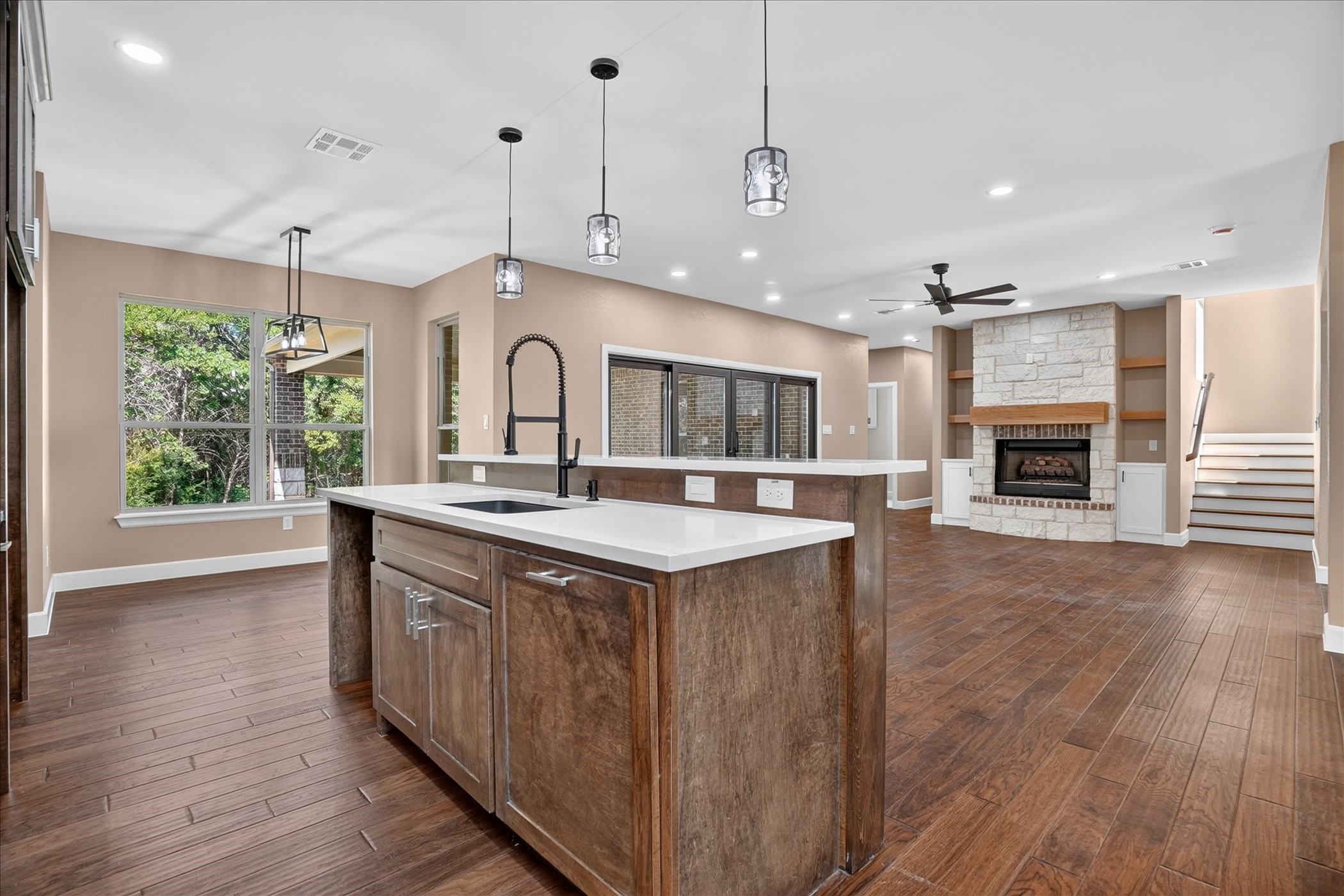 6400 Crapemyrtle Drive