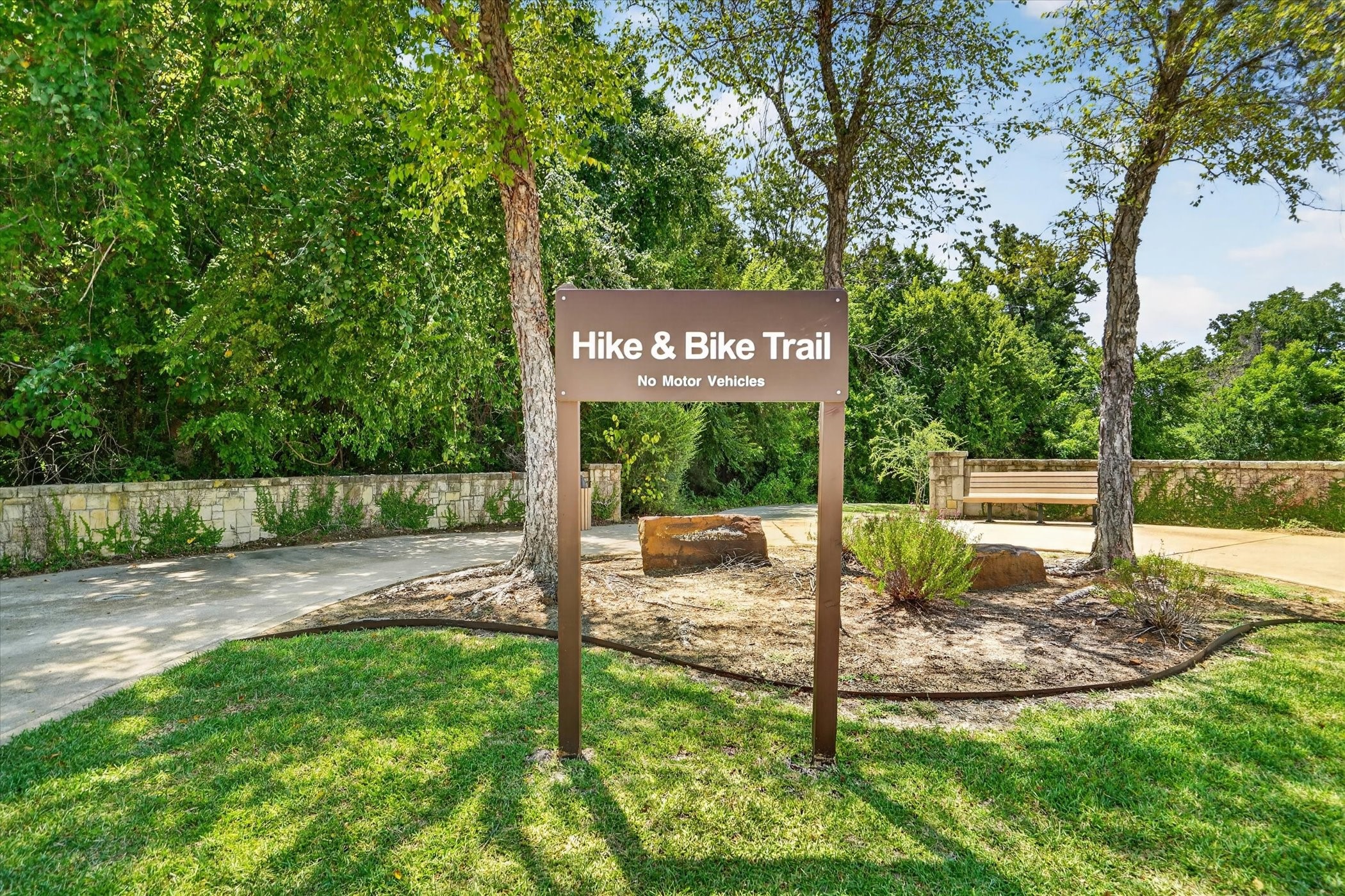 6400 Crapemyrtle Drive