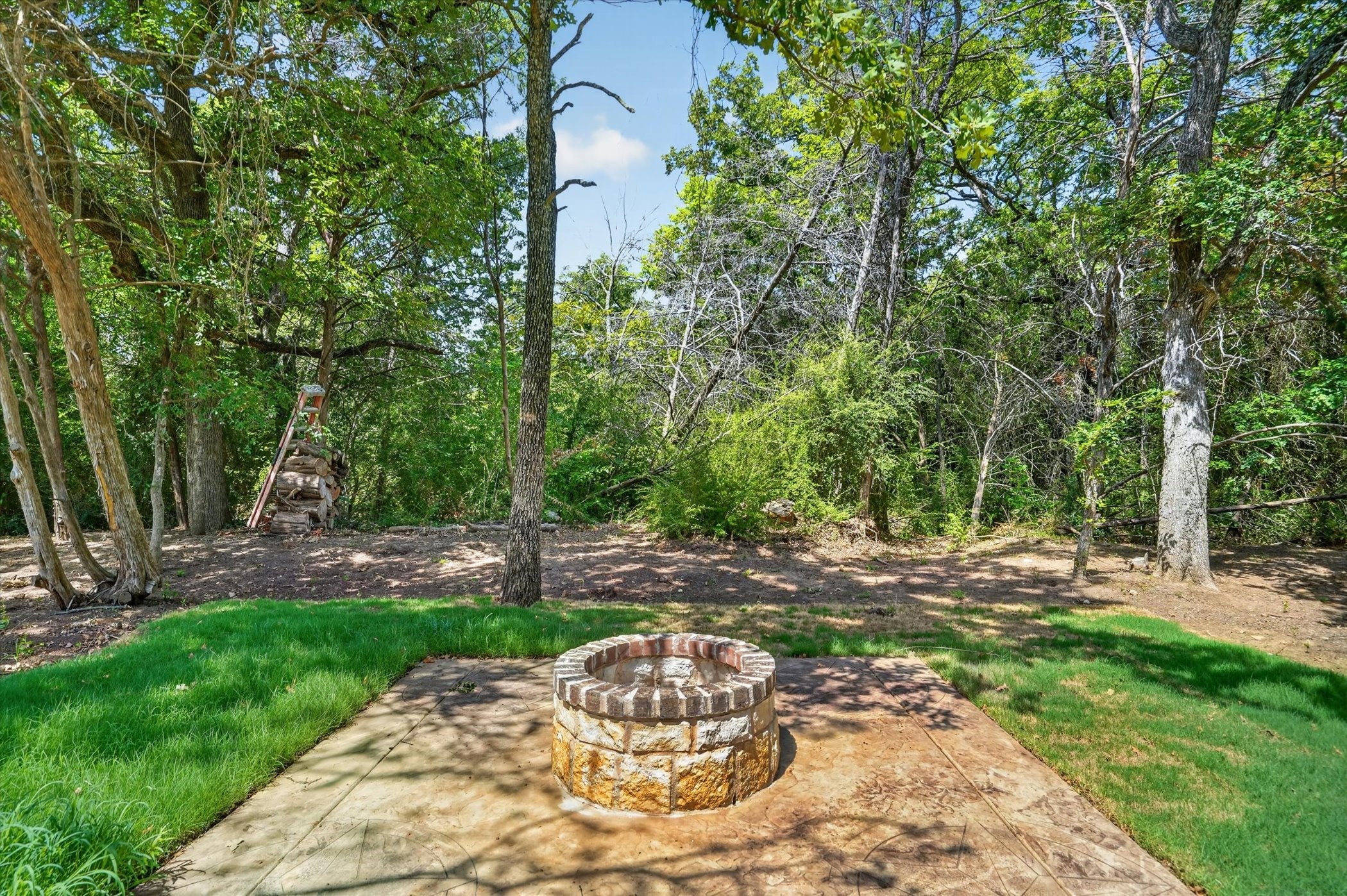 6400 Crapemyrtle Drive