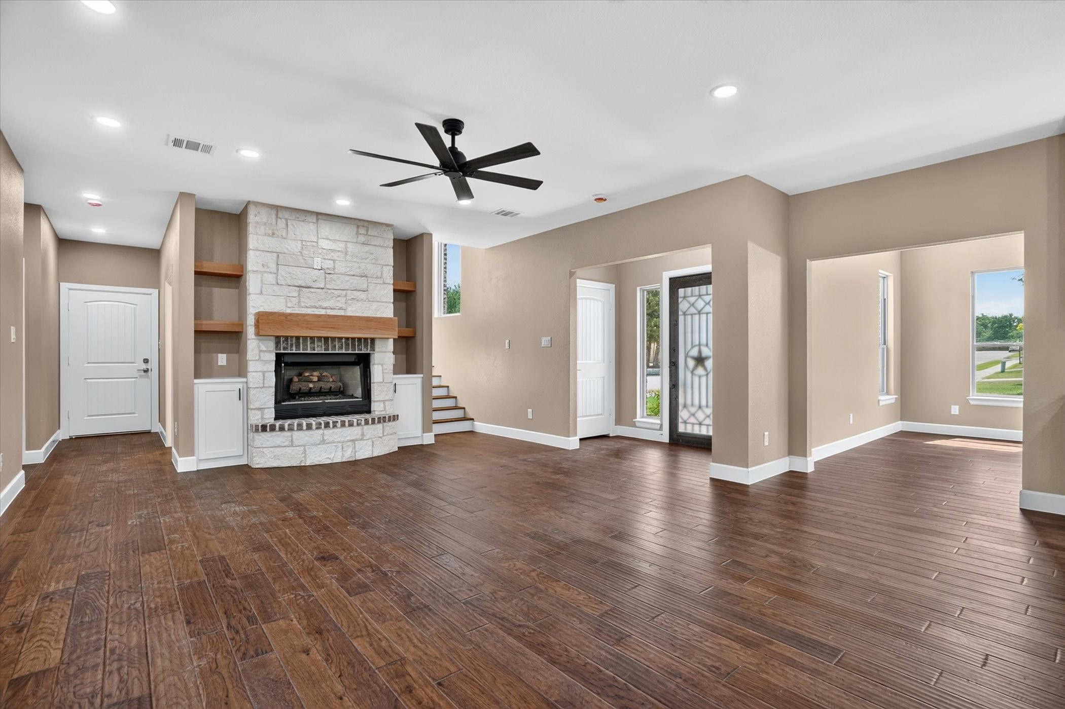 6400 Crapemyrtle Drive
