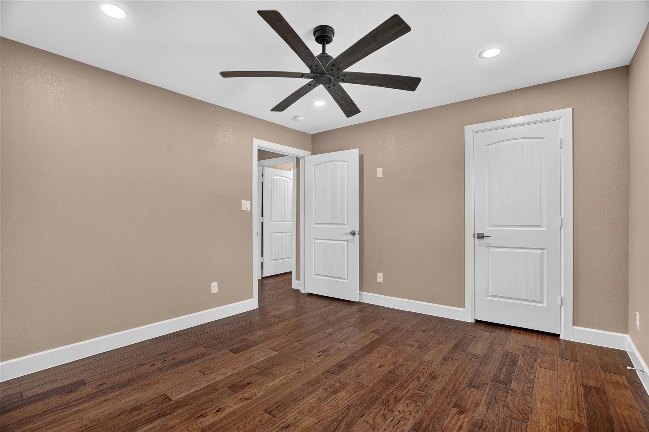 6400 Crapemyrtle Drive