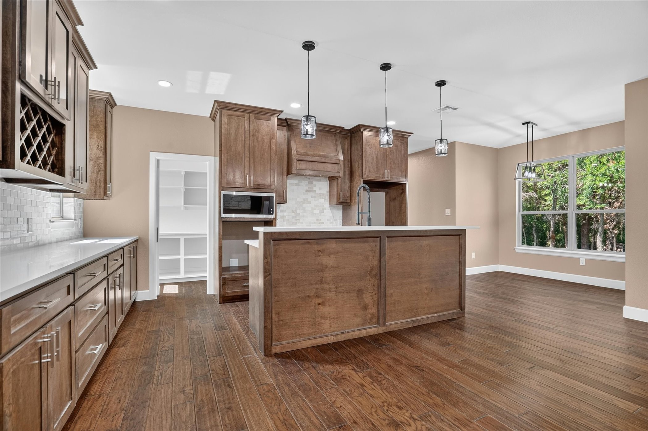 6400 Crapemyrtle Drive
