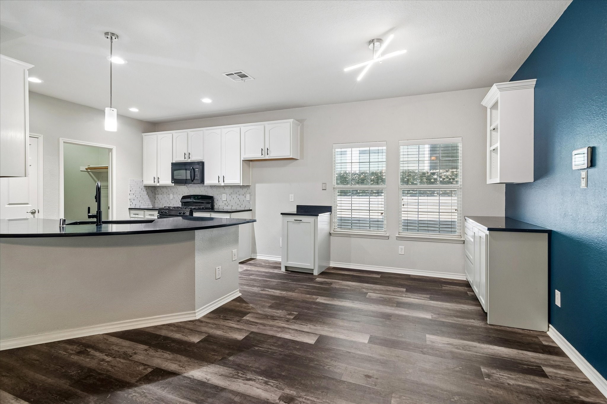 1145 King George Lane