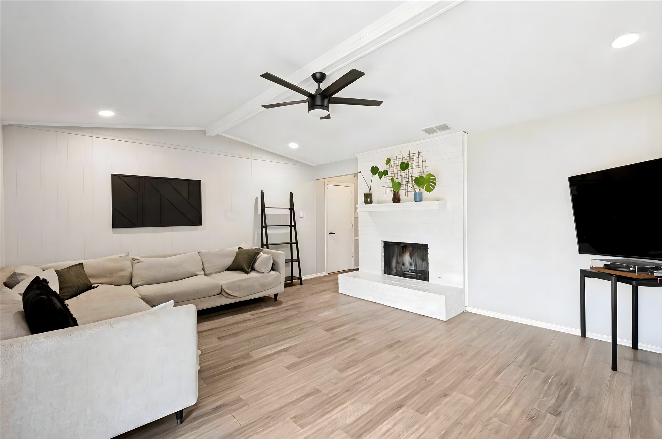 1654 Clarendon Drive