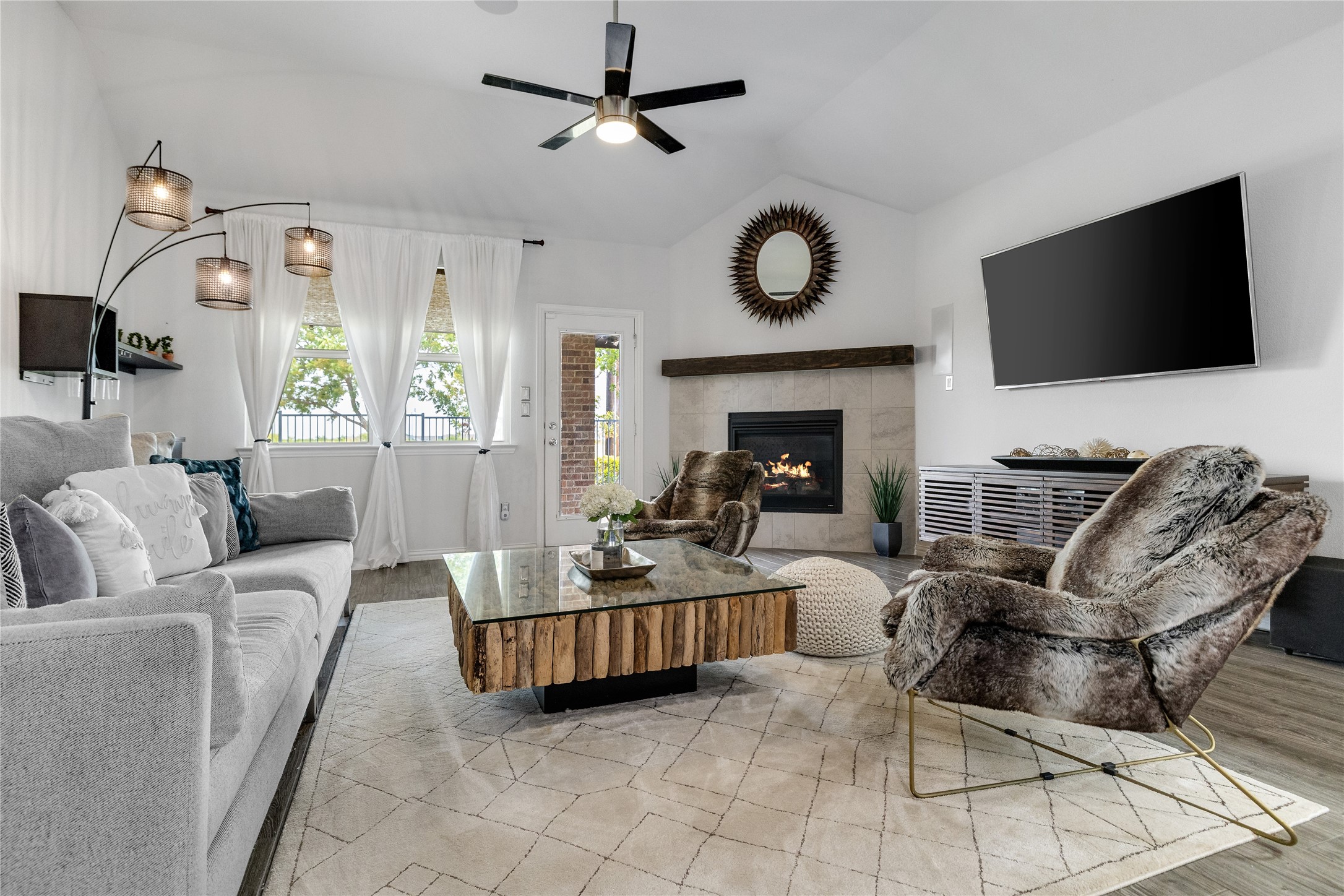 5460 Mustang Lane
