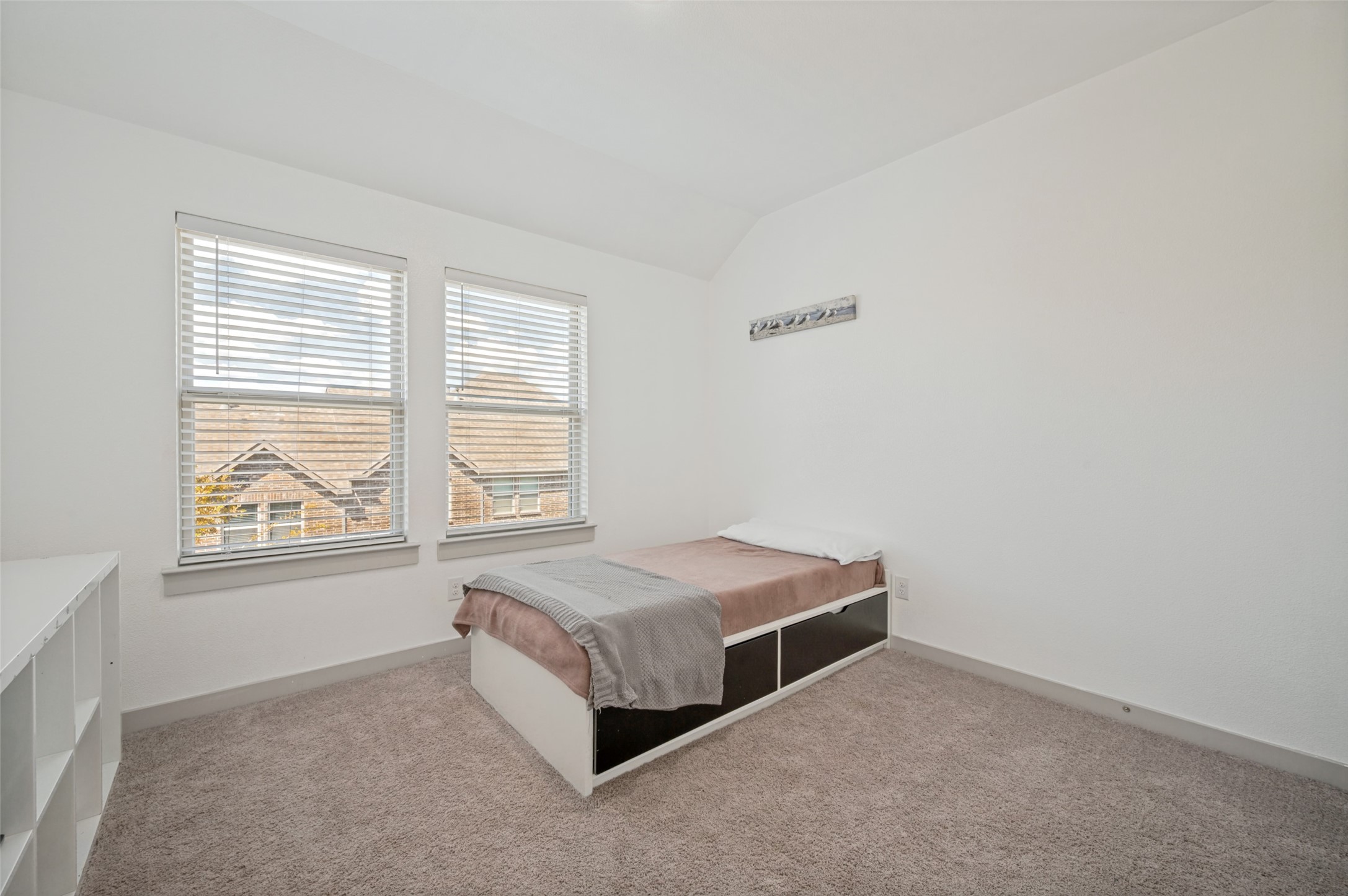 2741 Splendor Drive