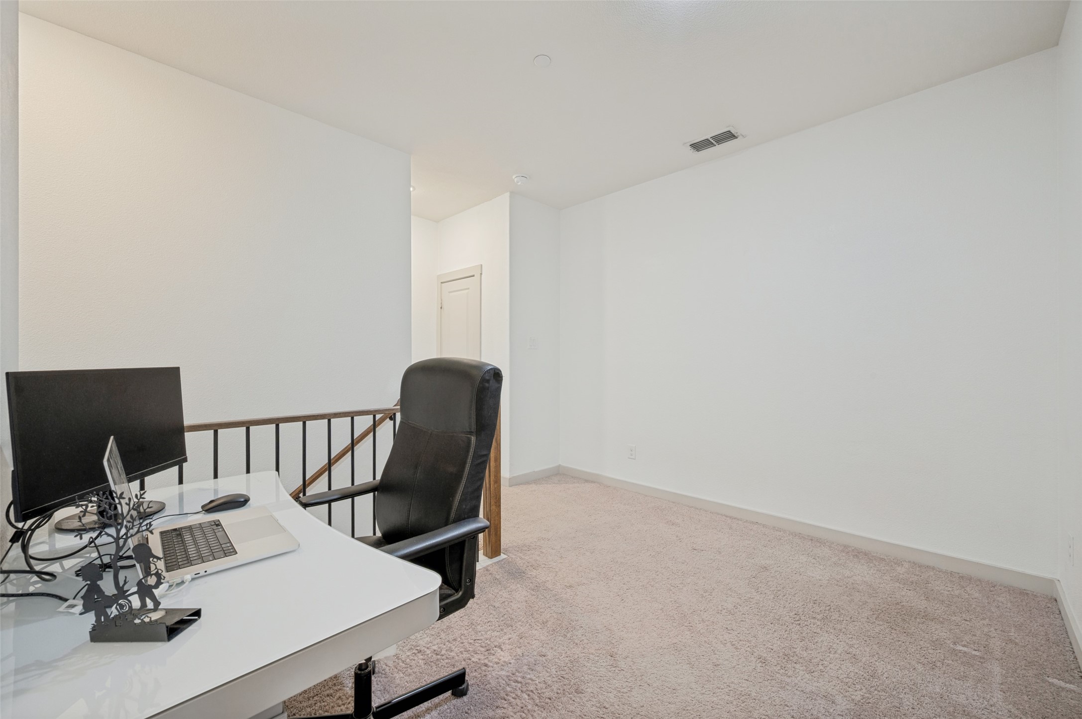 2741 Splendor Drive
