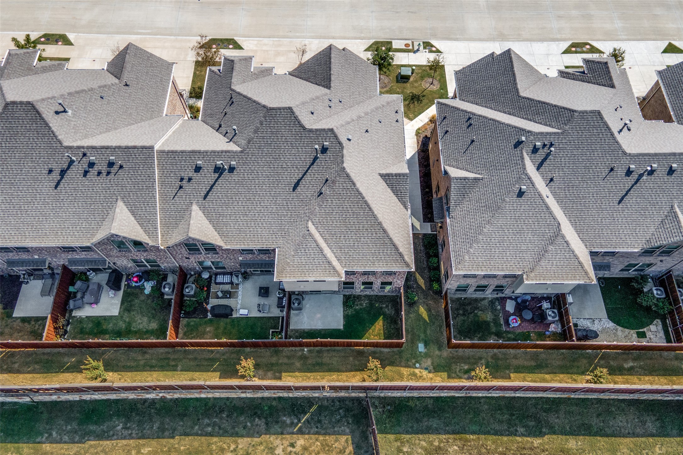 2741 Splendor Drive