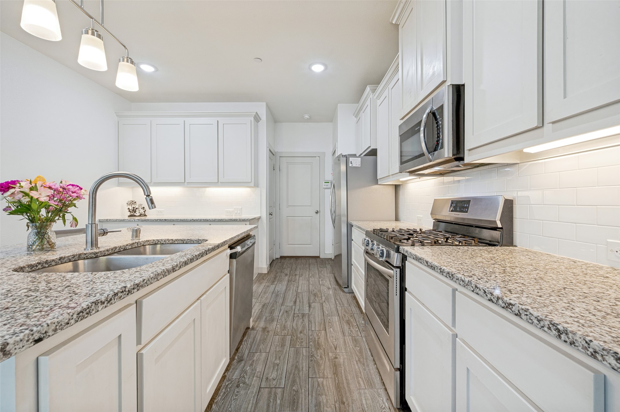 2741 Splendor Drive
