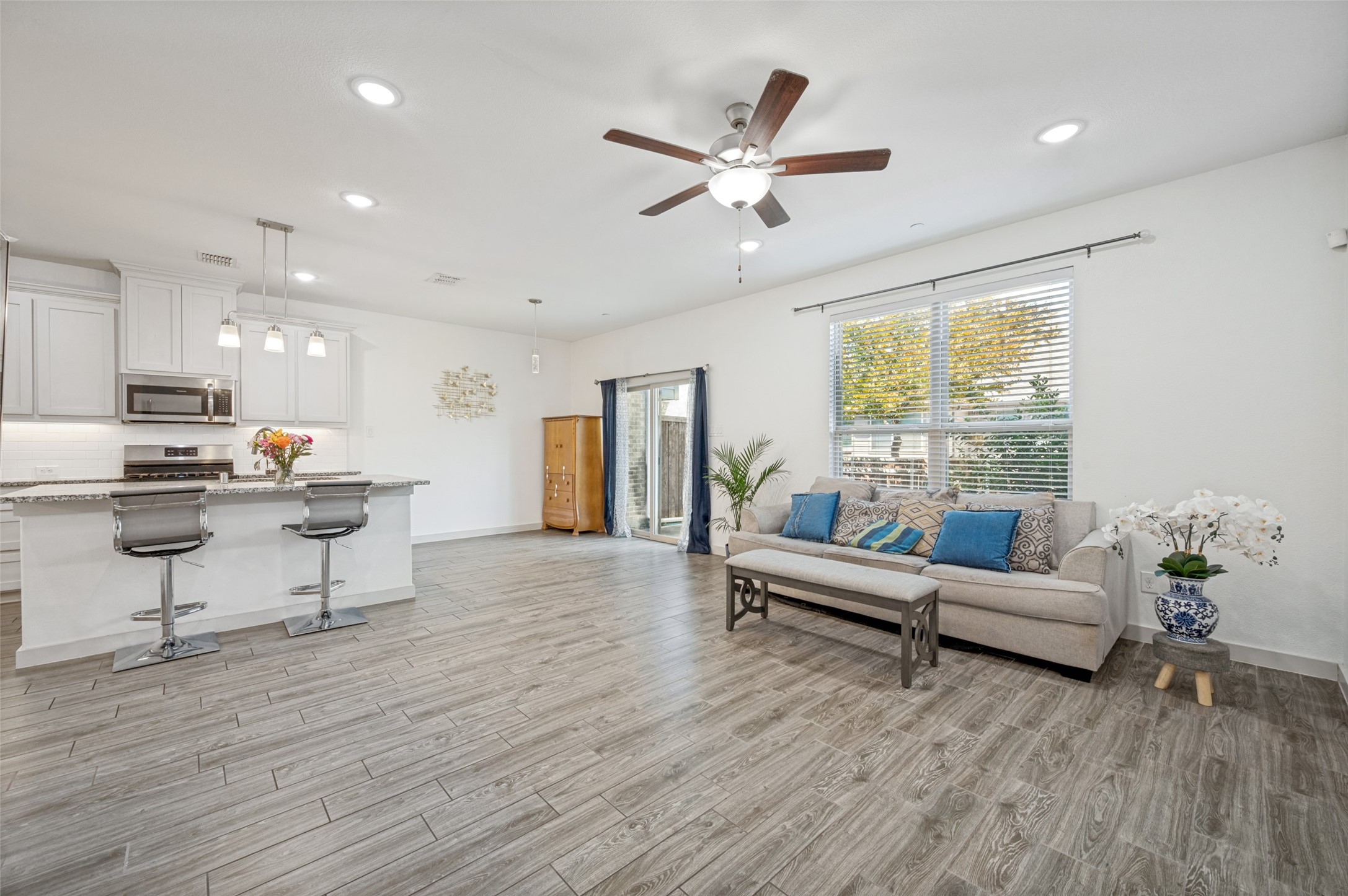 2741 Splendor Drive
