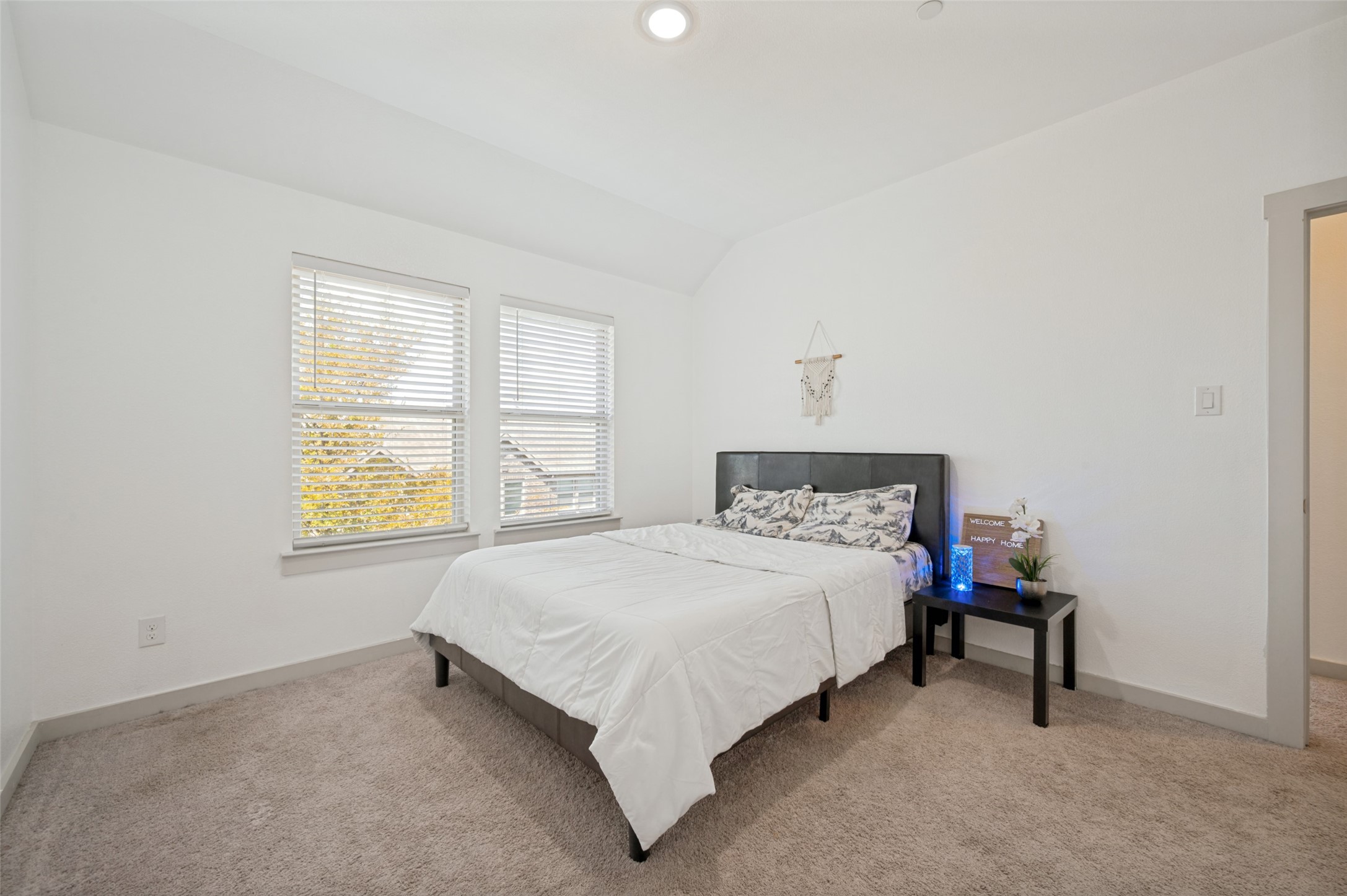 2741 Splendor Drive