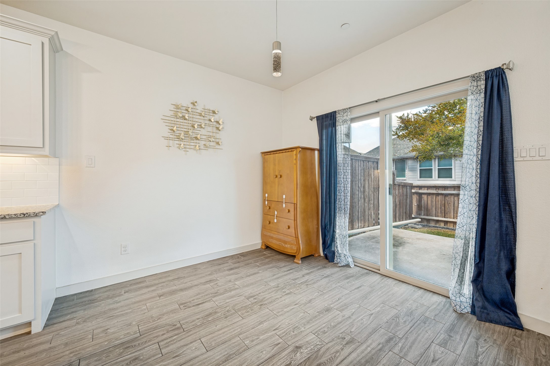 2741 Splendor Drive
