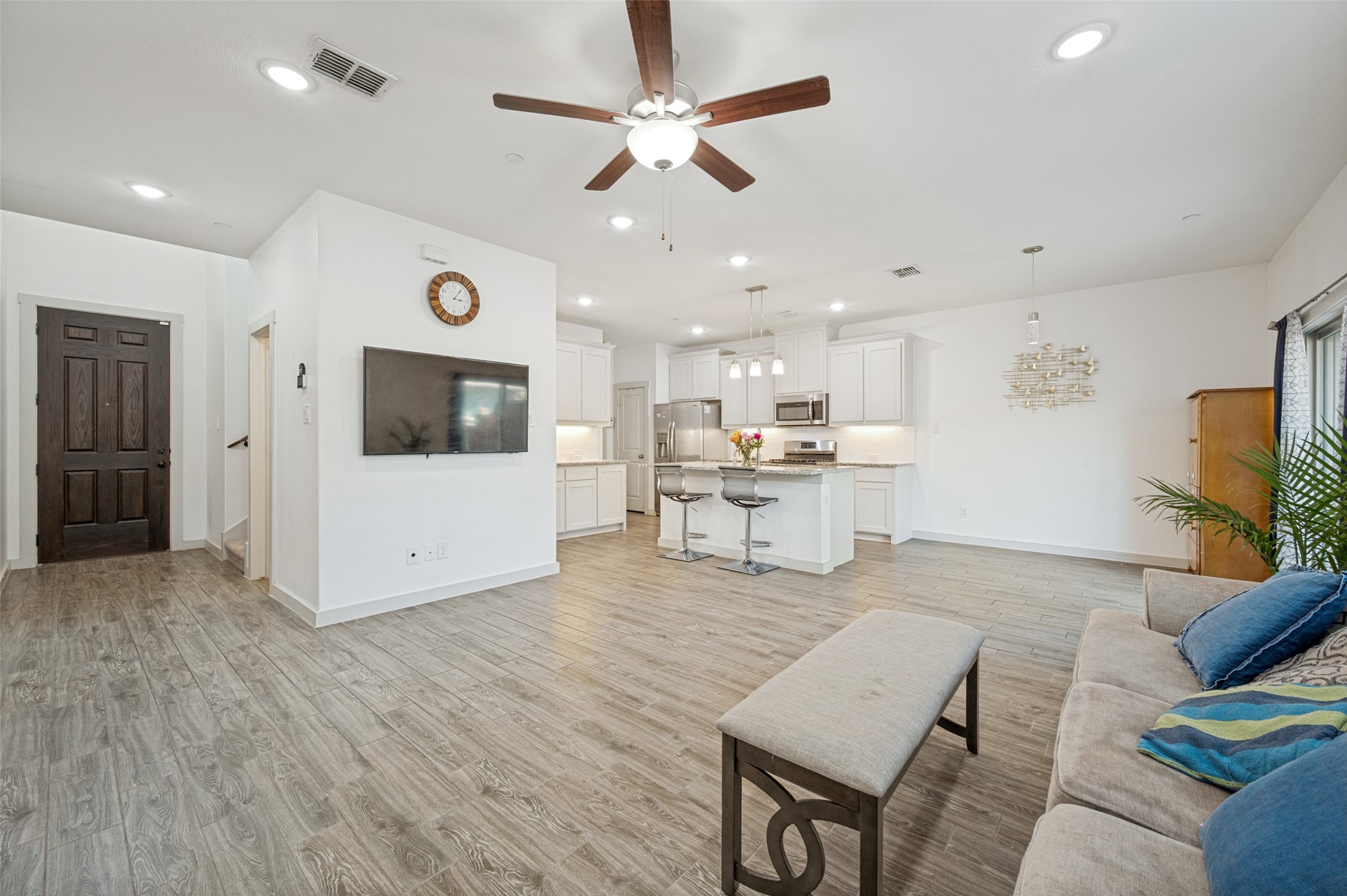 2741 Splendor Drive