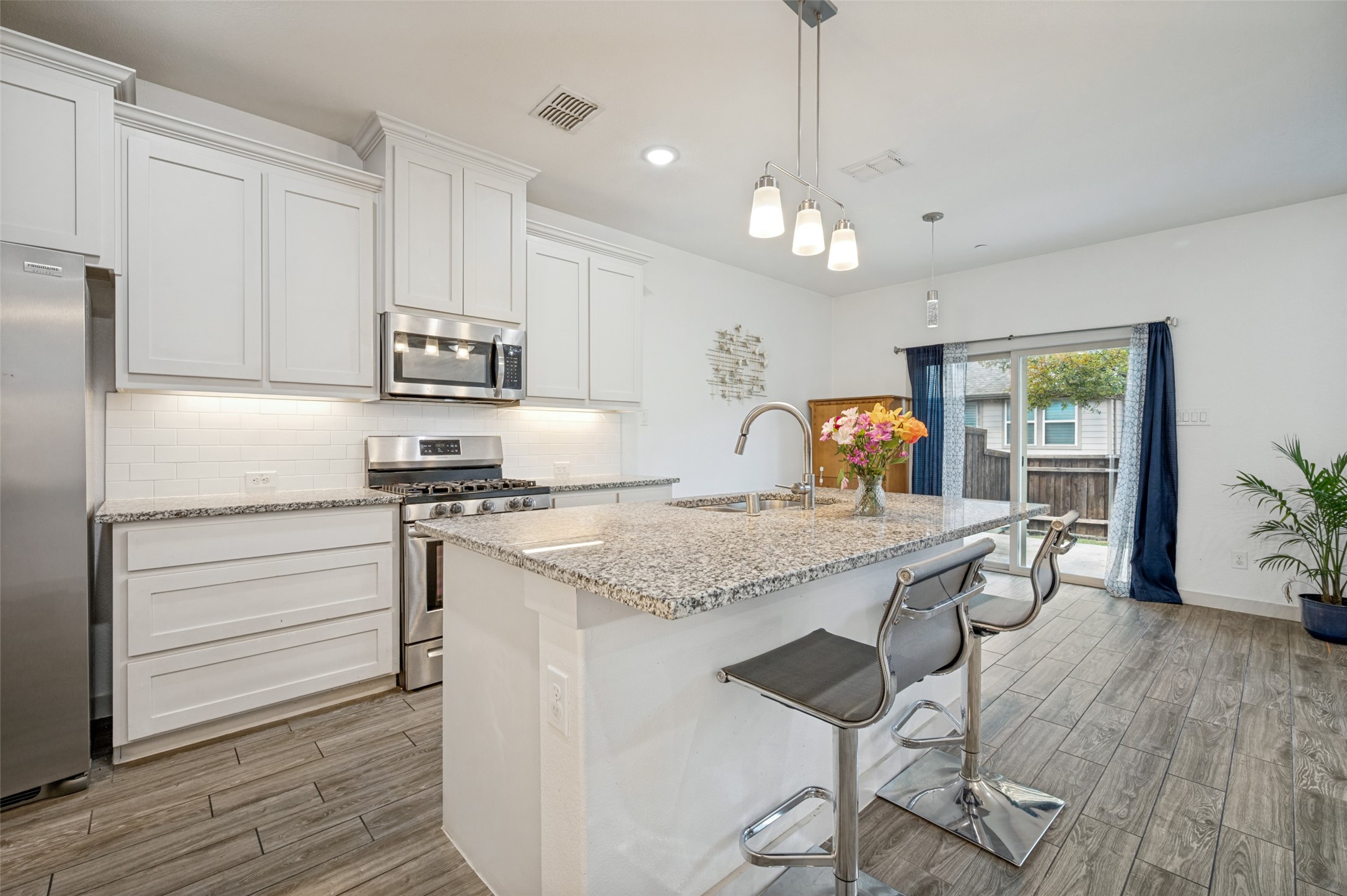 2741 Splendor Drive