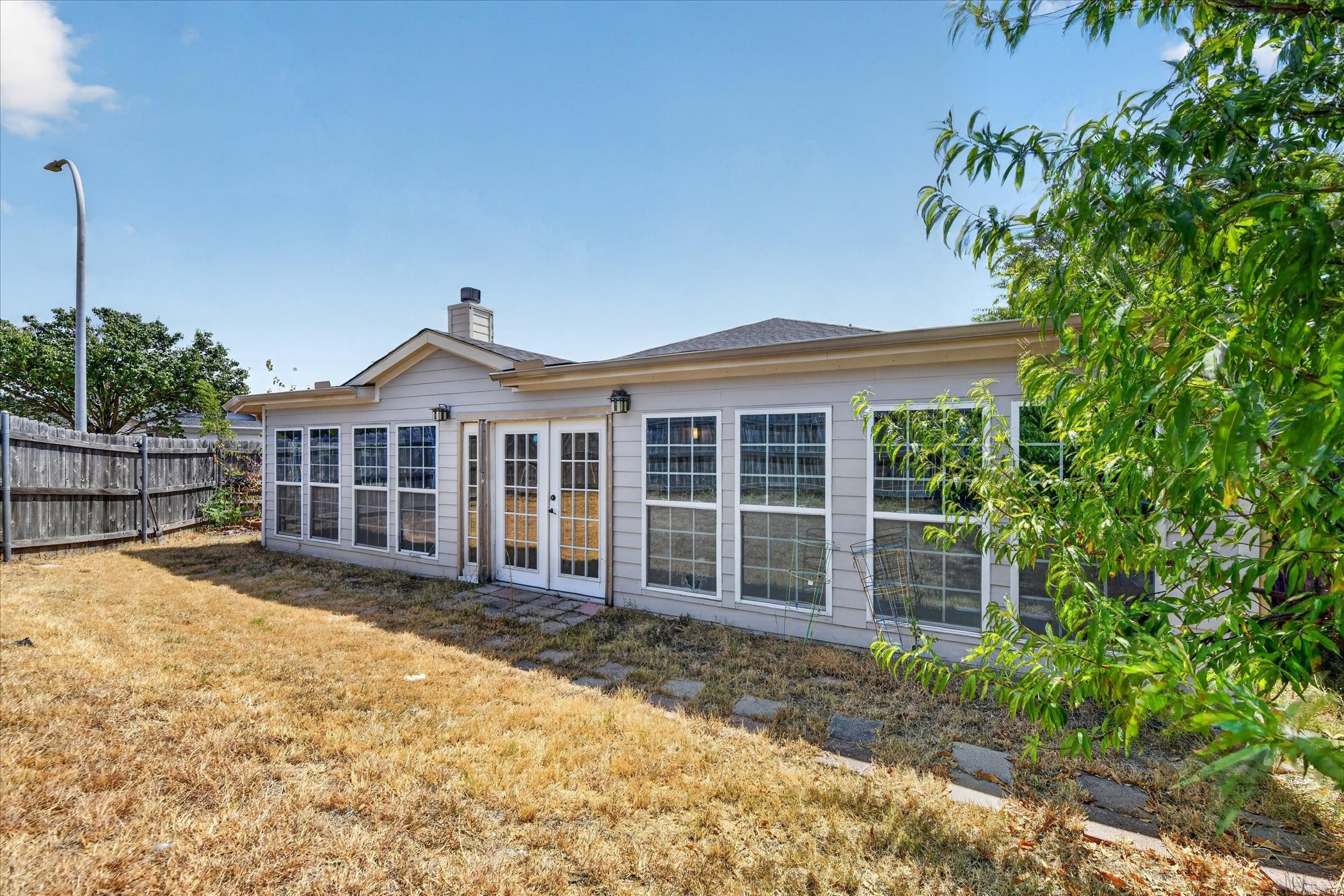2400 Nogales Drive