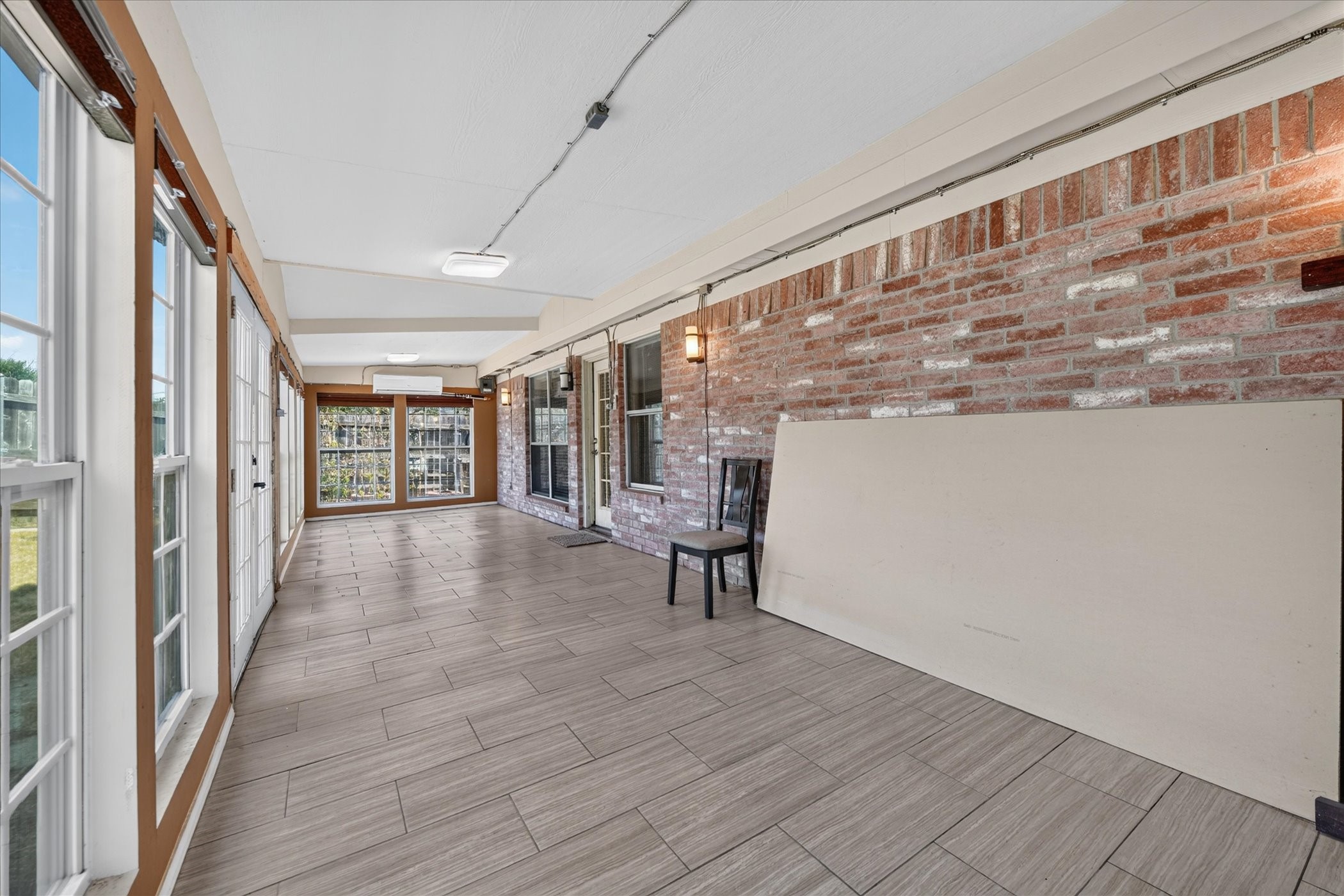 2400 Nogales Drive