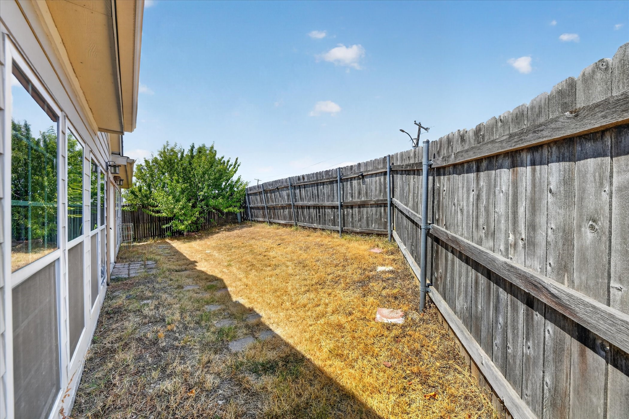 2400 Nogales Drive