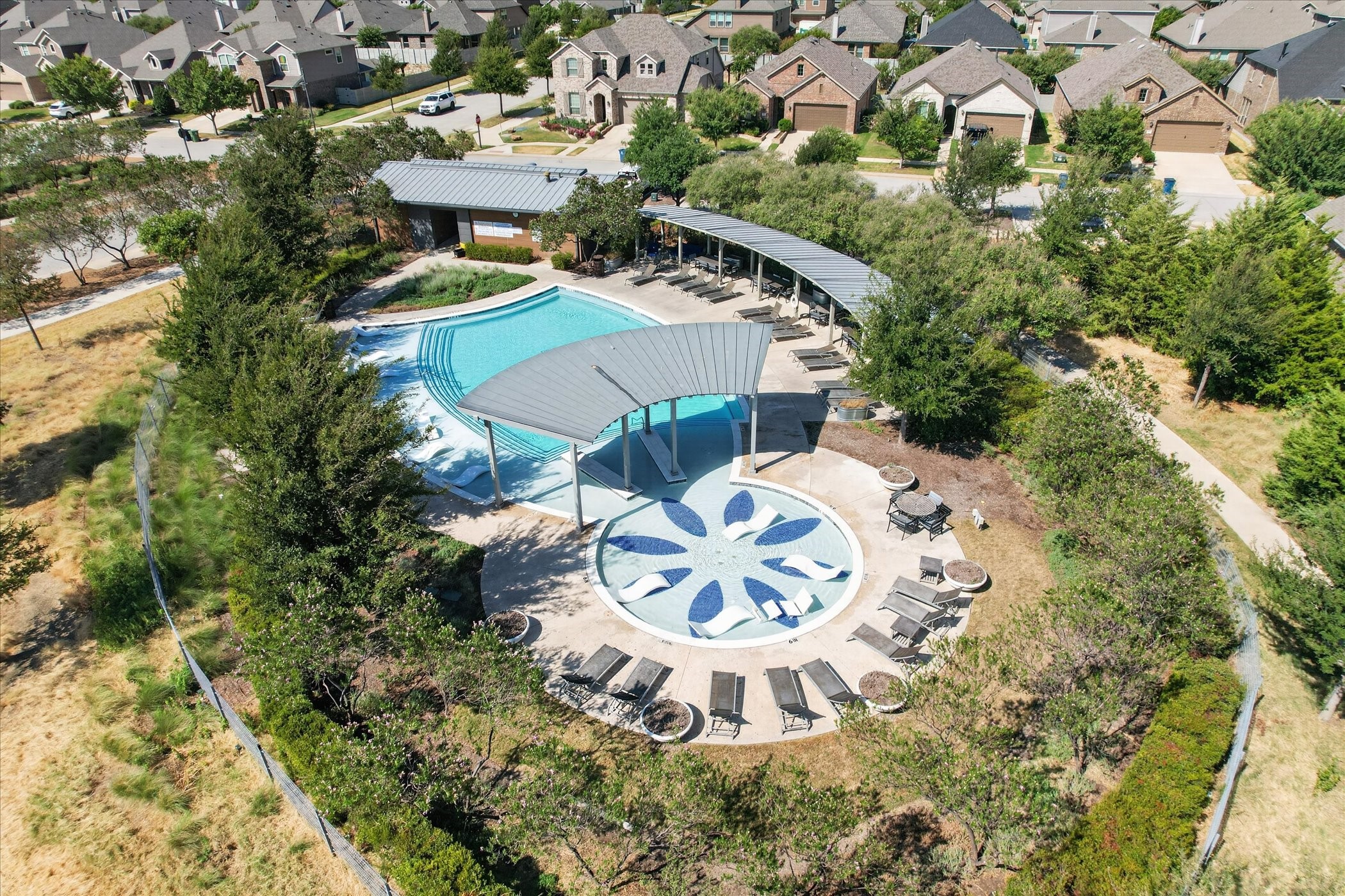904 Dove Cove