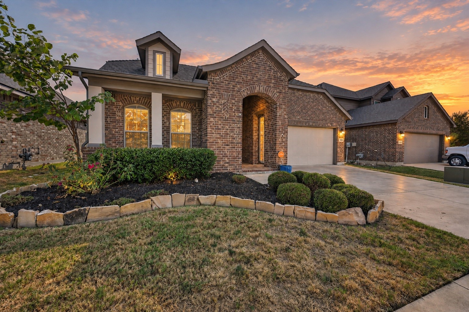 904 Dove Cove