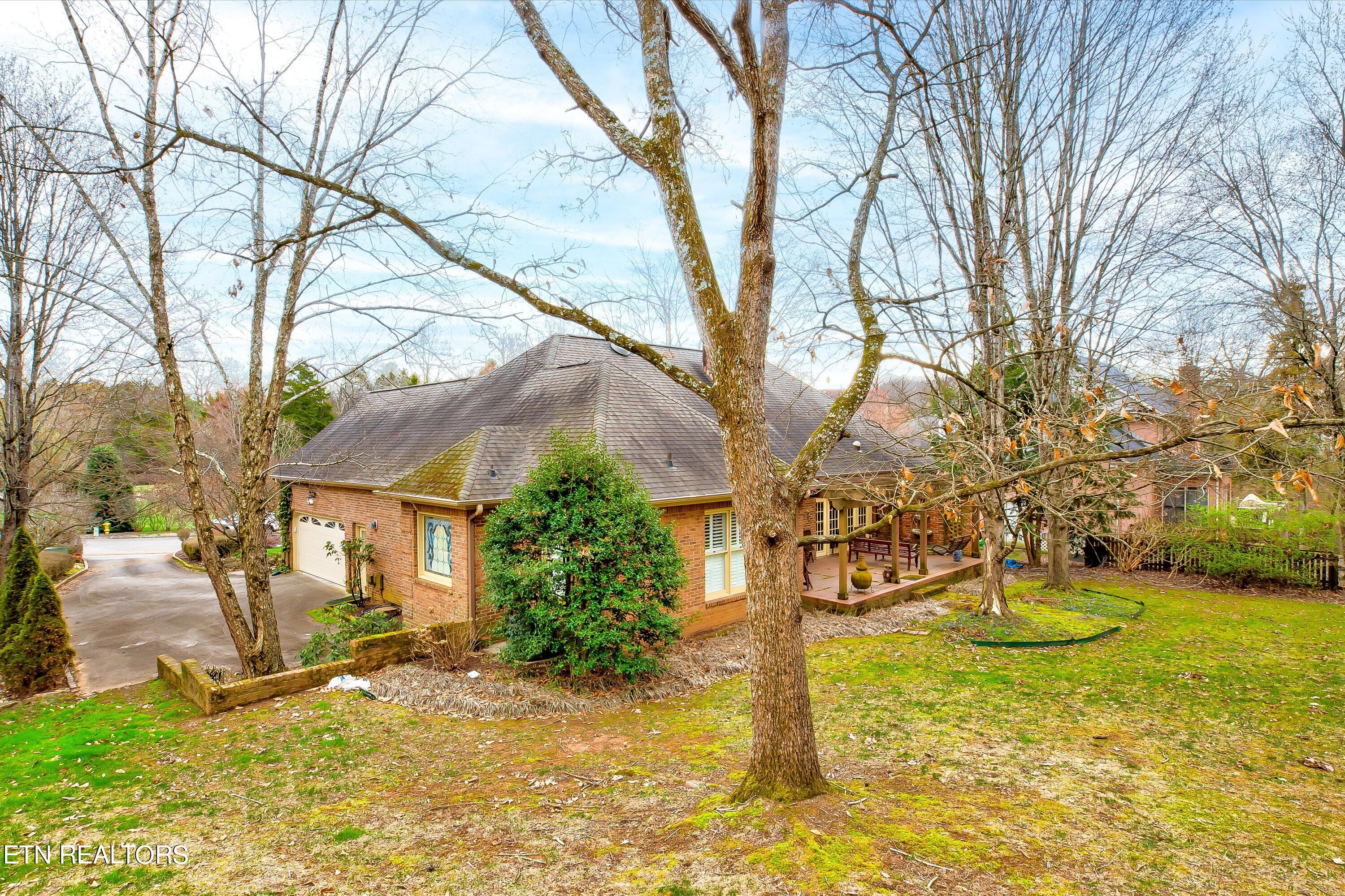 923 Shade Tree Lane
