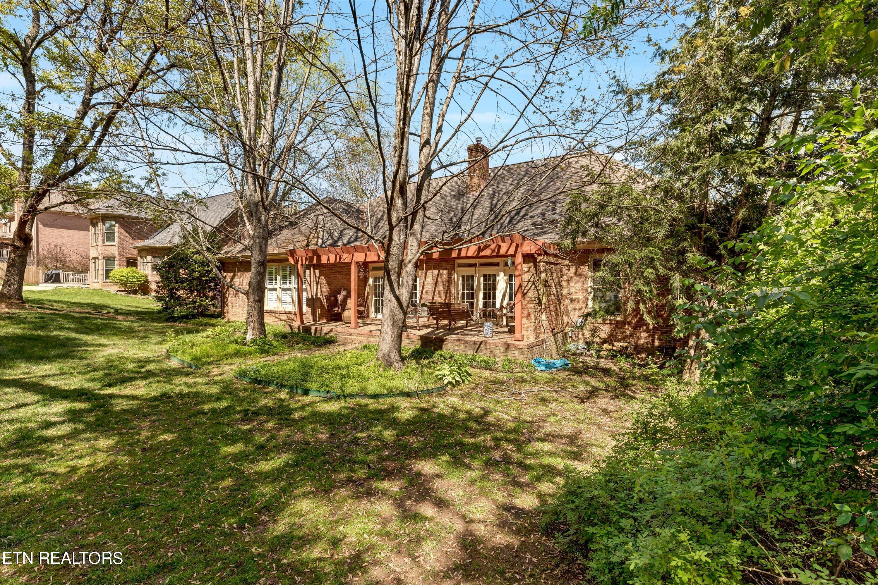 923 Shade Tree Lane
