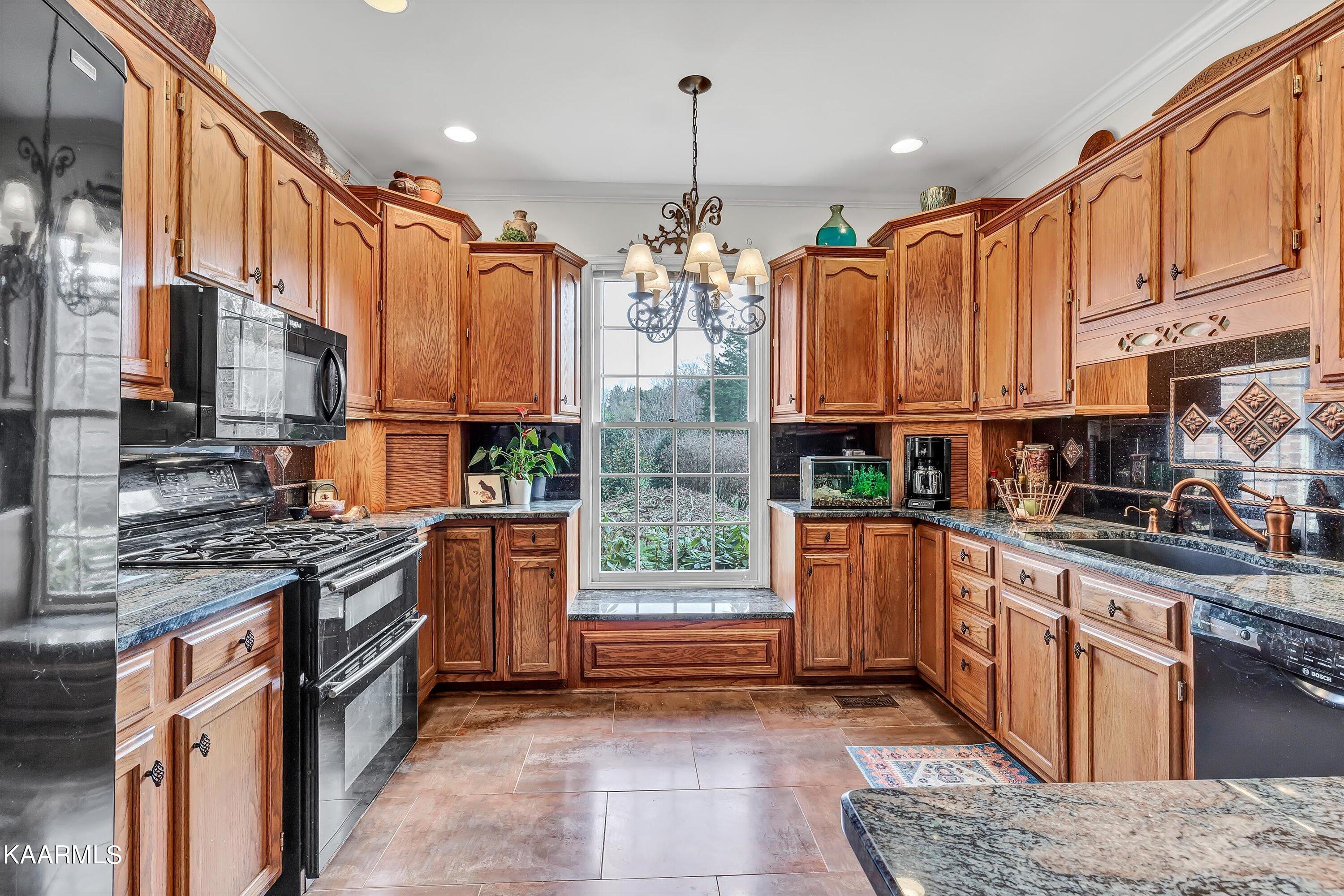 923 Shade Tree Lane