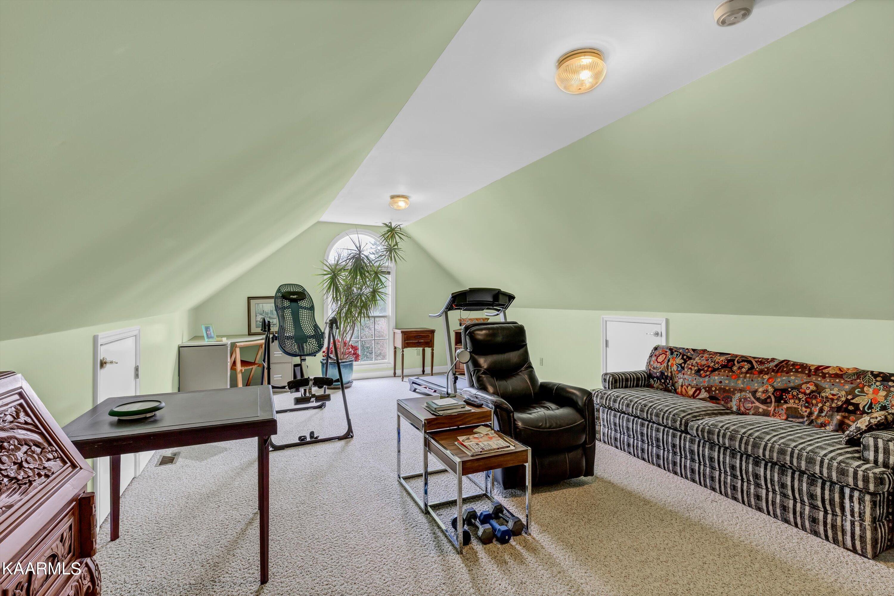 923 Shade Tree Lane